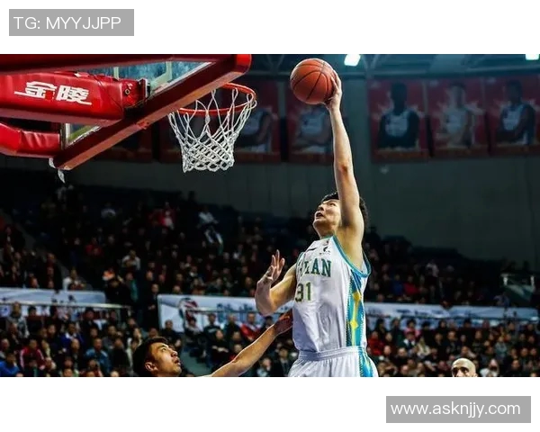 赛后分析:上海篮球队与重庆篮球队的比赛节奏与战术对比 赛后分析:上海篮球队与重庆篮球队的比赛节奏与战术对比