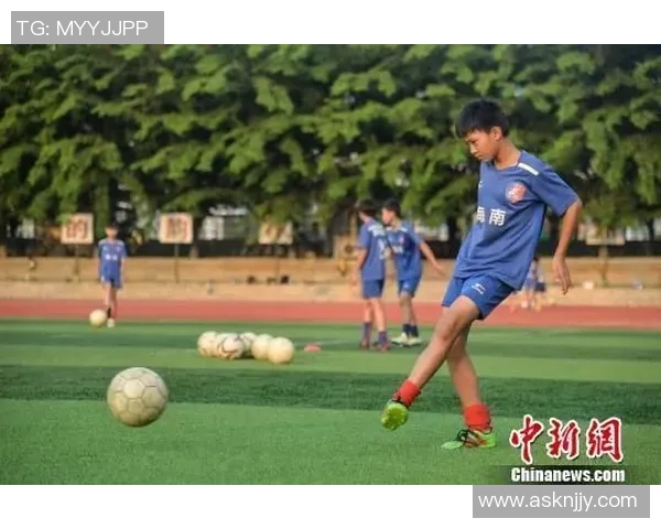 张静独家解析足球技巧与战术分享助你提升球技的秘诀 张静独家解析足球技巧与战术分享助你提升球技的秘诀