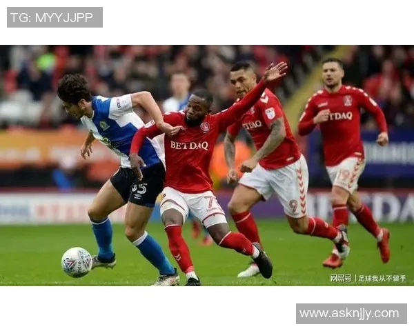 谢周三与查尔顿比赛因天气原因延期球迷期待新赛程安排